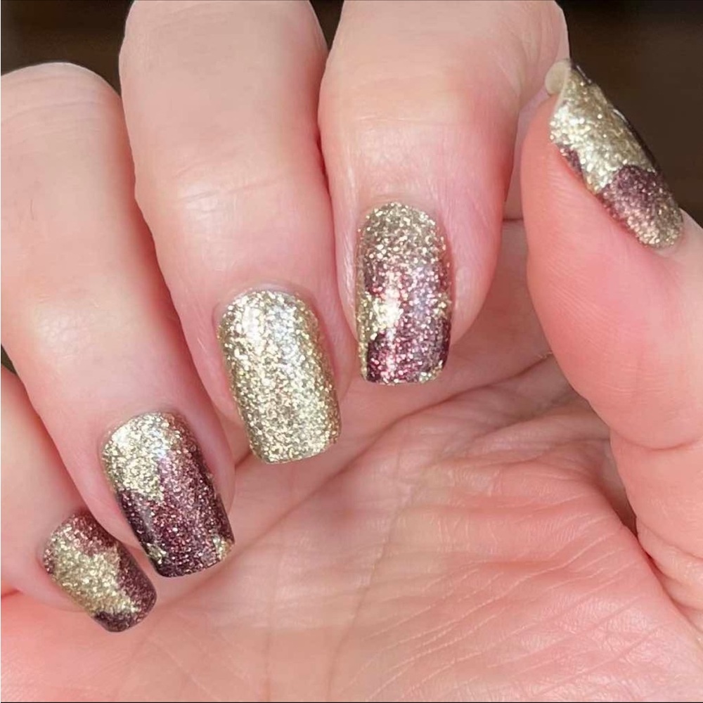 *Exclusive* Color Street: Starlit Soirée | Gold Burgundy Stars Glitter Gradient - Picture 8 of 9